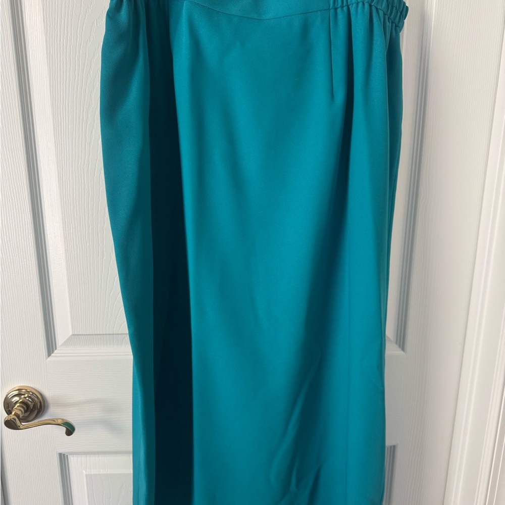 Teal Embellished Skirt Suit Set - Picture 12 of 13